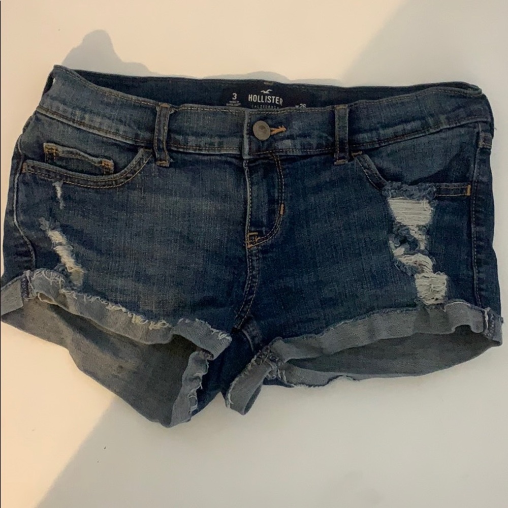 Hollister jean shorts !